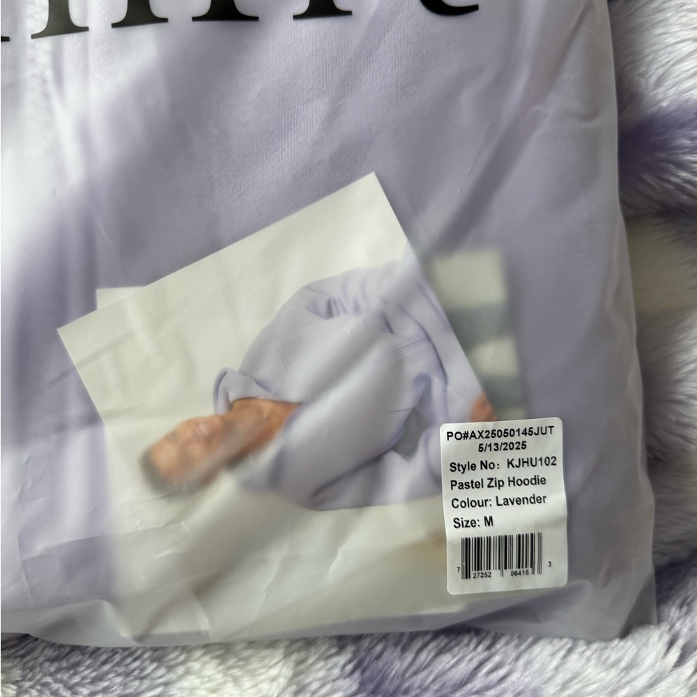 Comfrt Pastel Lavender/ Purple Zip Up Hoodie Limited Edition, Size Medium - Picture 4 of 5